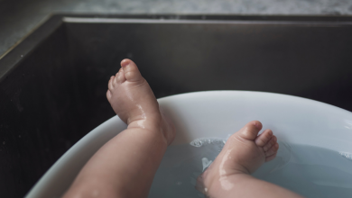 Yeni Doğan Bebek Banyosu Nasıl ve Ne Zaman Yapılır